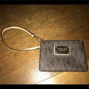 NWOT Michael kors brown wristlet